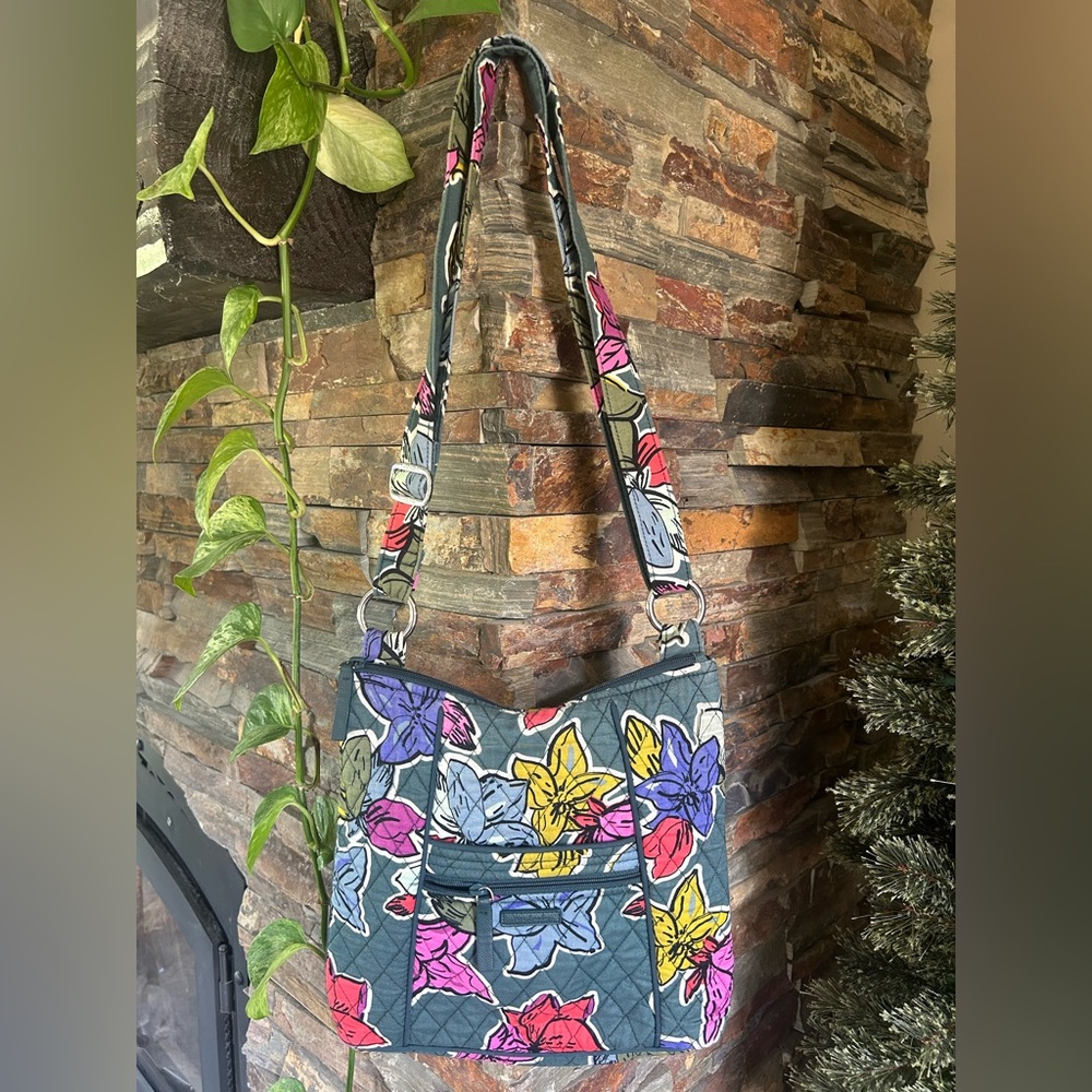 Vera Bradley‎ Floral Quilted Crossbody Purse